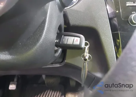 2017 Nissan Rogue S z USA, uszkodzony, nr VIN JN8AT2MT7HW133640